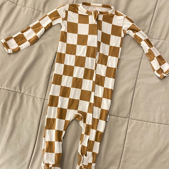 Pip and Phee | 3-6m caramel checkered sleeper - Picture 1 of 5